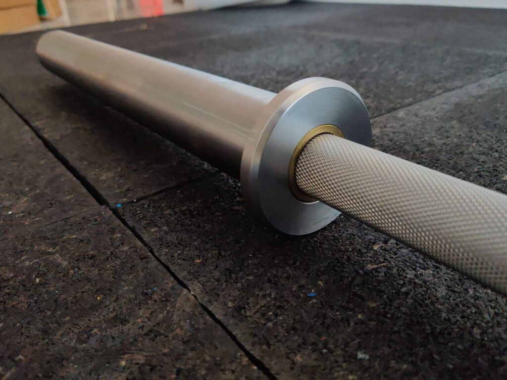 thin style collars in powerlifting bar