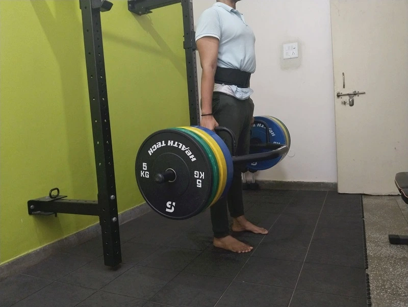 lifting on trap barbell
