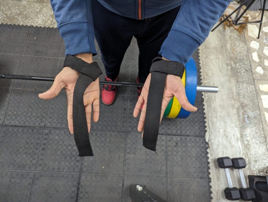 (4 Types of) Best Weight Lifting Straps in India MENSQUATS
