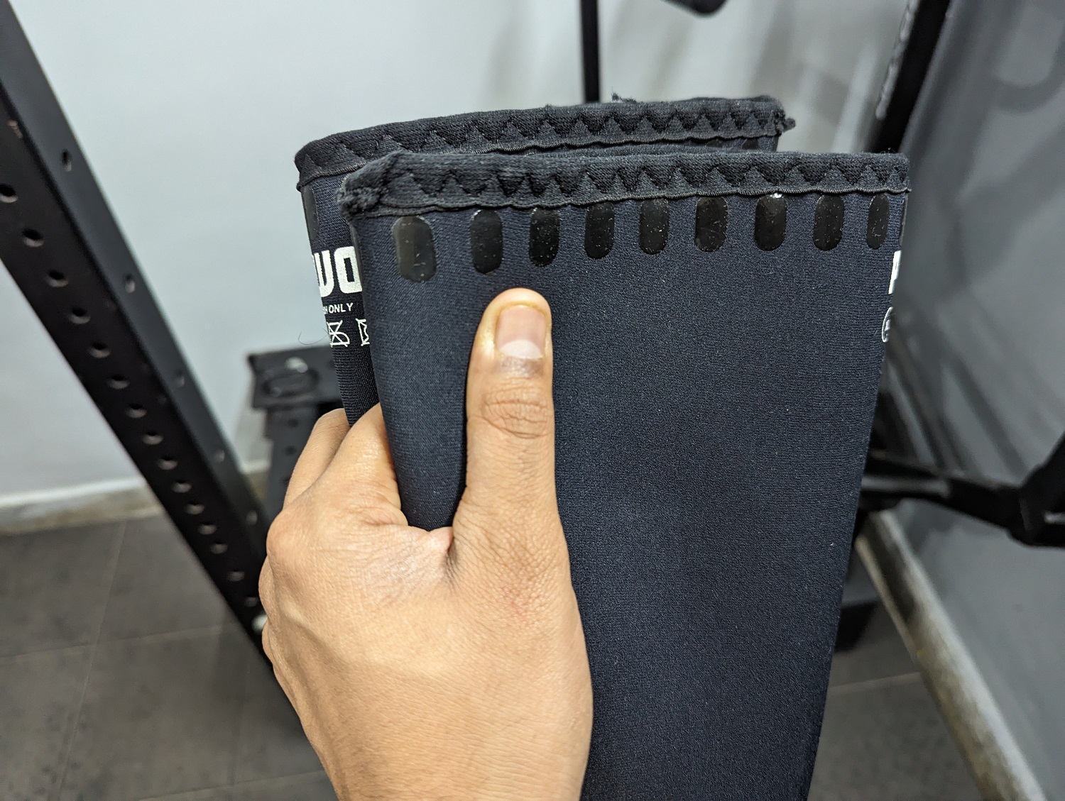 Silicon Grip on prowolf knee sleeves