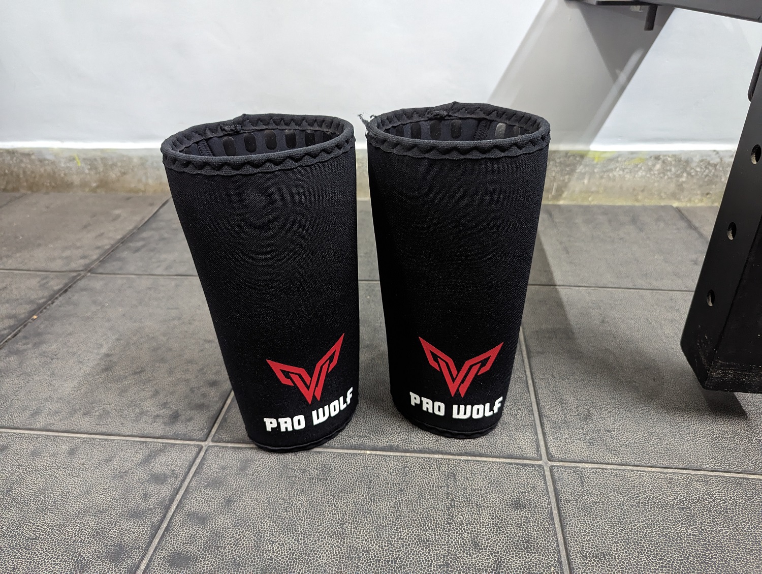 prowolf knee sleeves for squats